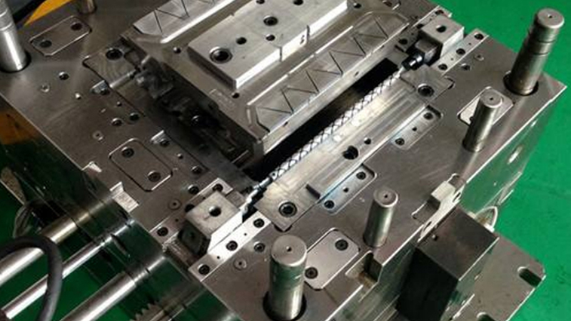 深圳塑膠模具廠，塑膠模具配件有哪些?